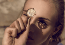 Kosmiczna biżuteria dziełem ludzkich rąk Bizuteria artystyczna Motyle