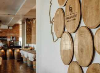 Urlop, przyjęcie i impreza firmowa z winem w tle. Winnica Nawrot restauracja winnica nawrot mechelinki